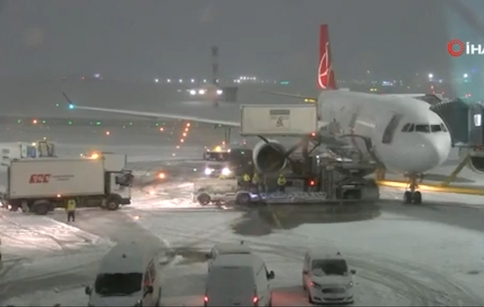 İstanbulda əlverişsiz hava səbəbindən 279 aviareys ləğv edilib