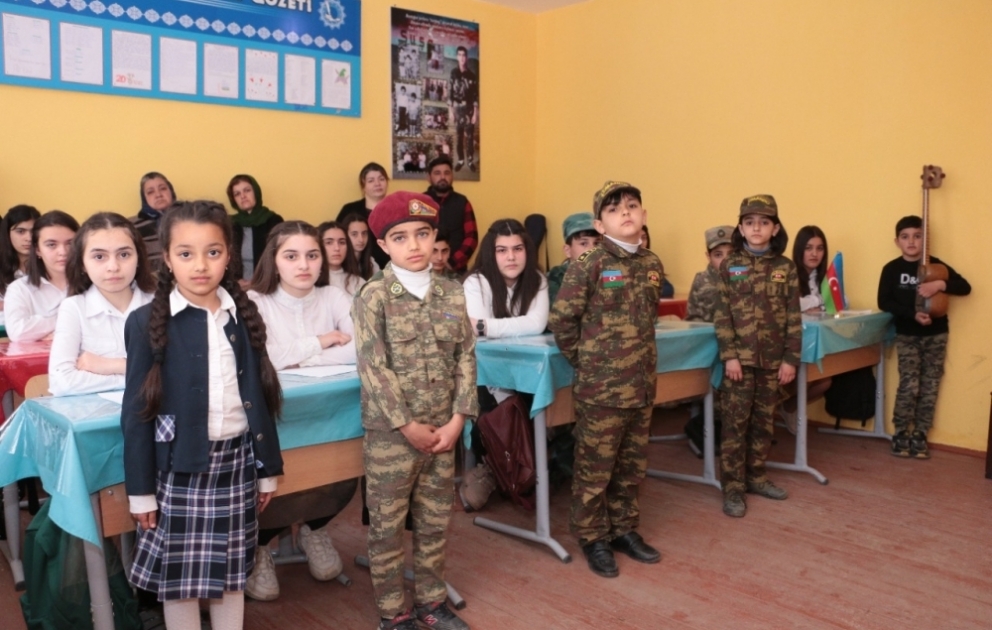 Füzuli rayon Böyük Bəhmənli kənd məktəbində sinif otaqlarına şəhidlərin adları verilib