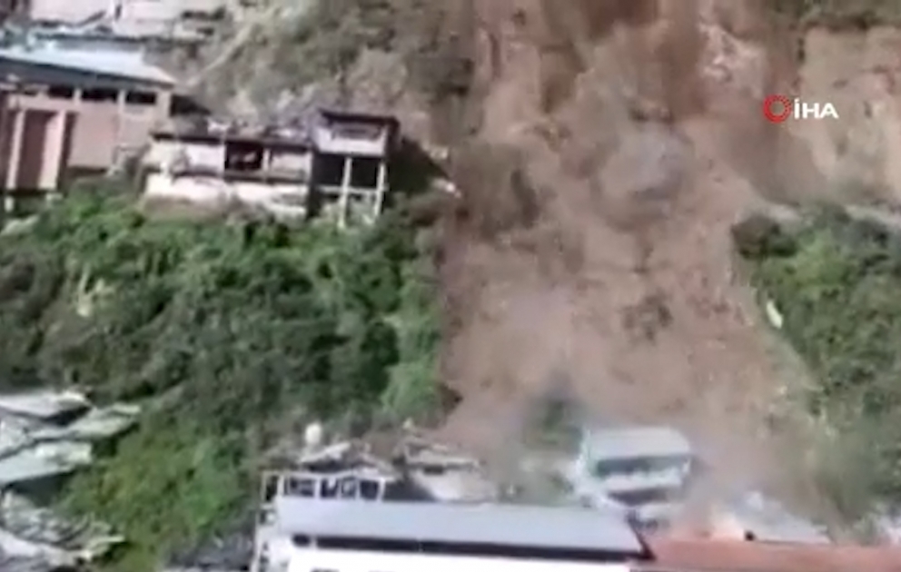 Peruda torpaq sürüşməsi nəticəsində 80 ev dağılıb