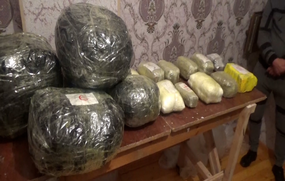 Yeraltı anbarlarda 104 kiloqram narkotik maddə gizlədən narkotacirlər saxlanılıb