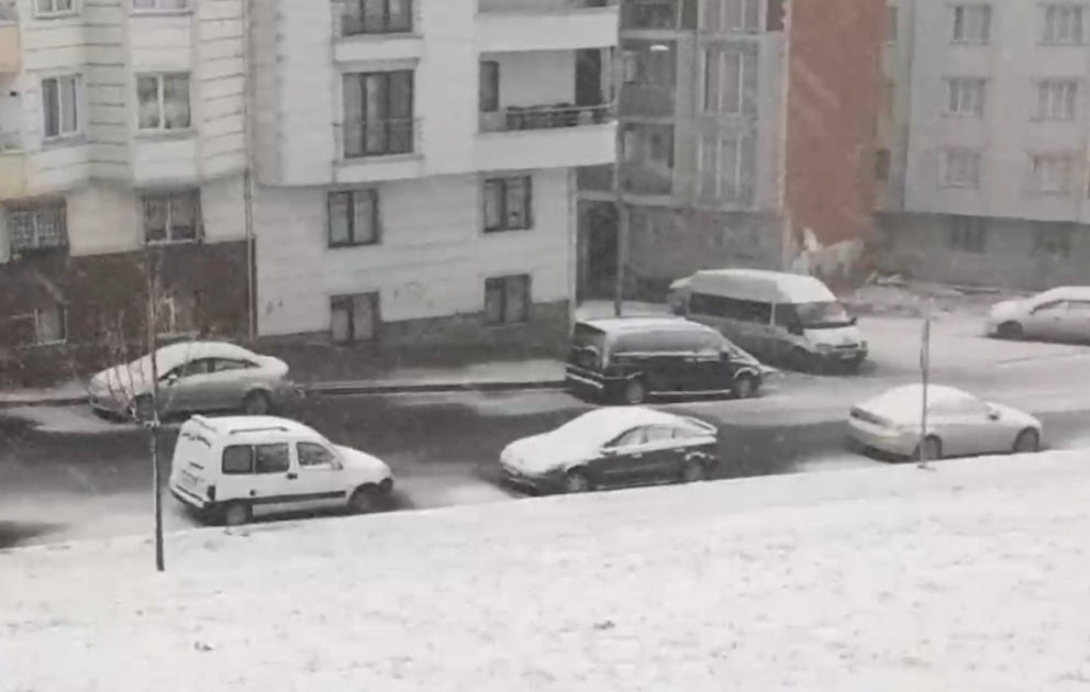 İstanbulda qar yağışı təsirsiz ötüşməyib