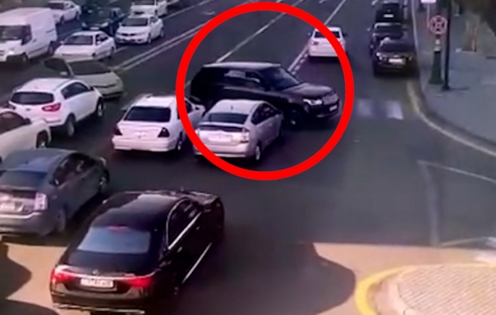Bakıda yol hərəkəti qaydalarını kobud şəkildə pozan və polislərin saxla əmrinə tabe olmayan sürücü həbs edilib