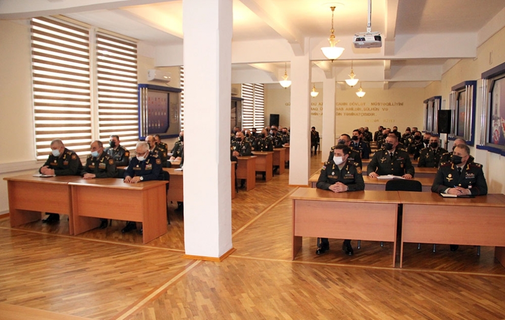 Министр обороны посетил учебные заведения специального назначения