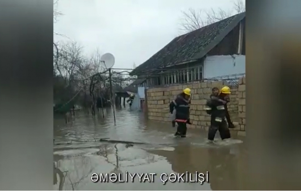 Masallı və Cəlilabadda su basmış ərazilərdən daha 25 nəfər xilas edilib