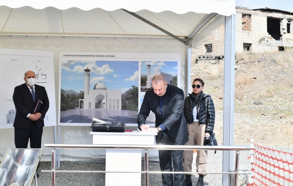In Siedlung Sugovuschan wird neue zweistöckige Moschee gebaut