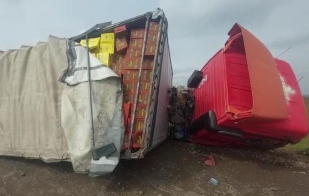 Ağstafada yük maşını aşıb