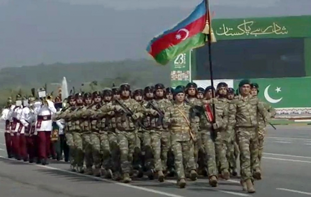 Aserbaidschanische Einheit nimmt an Militärparade anlässlich des Nationalfeiertags Pakistans teil