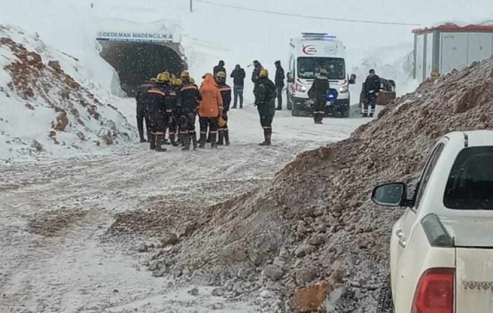 Türkiyədə sink mədənində çökmə baş verib