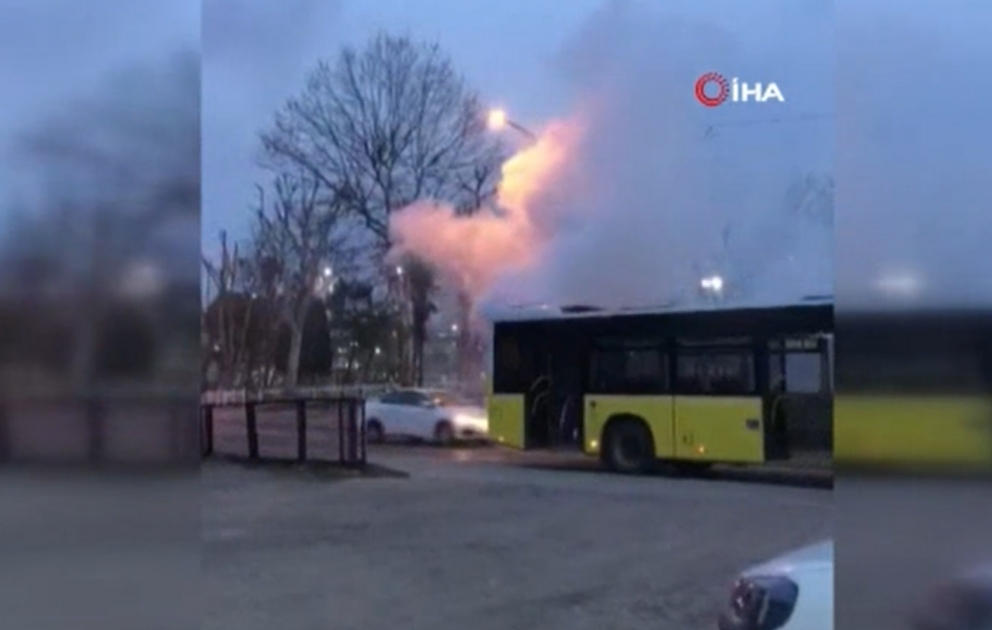 Türkiyədə sərnişin avtobusu yanıb