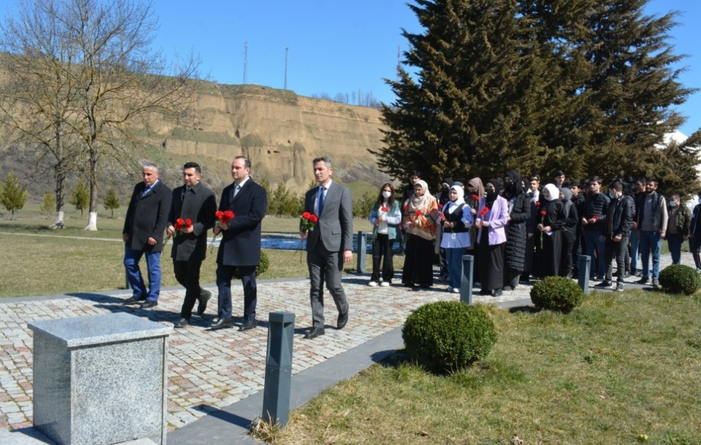 Azərbaycan İlahiyyat İnstitutunun kollektivi Quba Soyqırımı Memorial Kompleksini ziyarət edib
