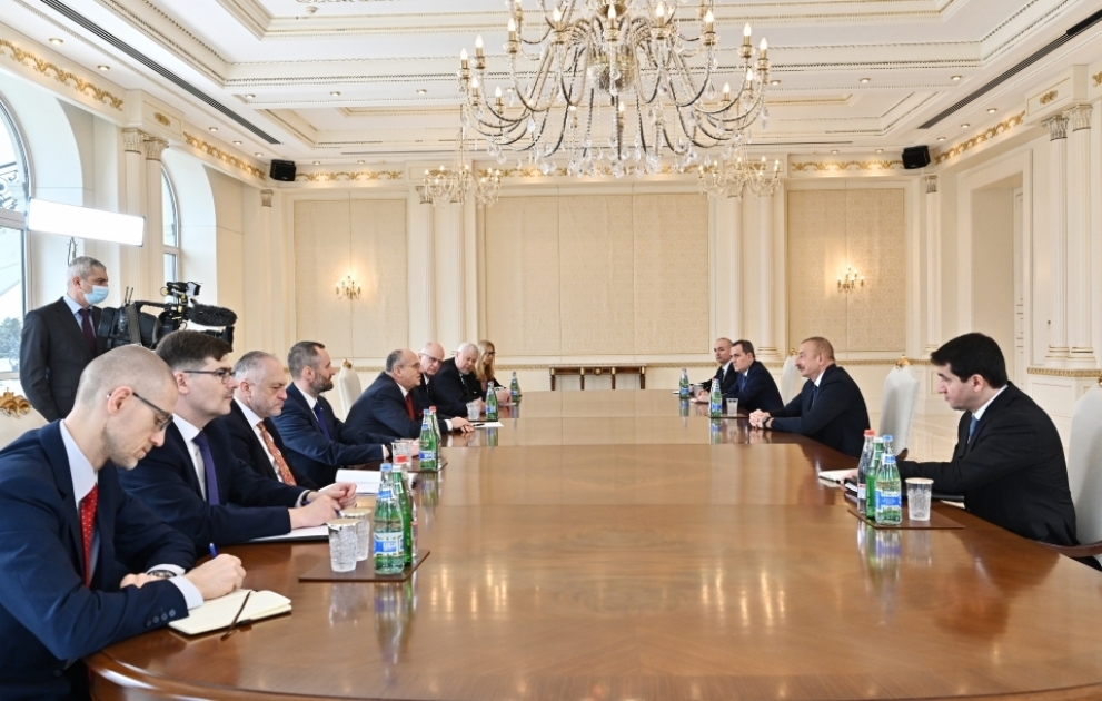 Prezident İlham Əliyev ATƏT-in fəaliyyətdə olan sədrinin başçılıq etdiyi nümayəndə heyətini qəbul edib