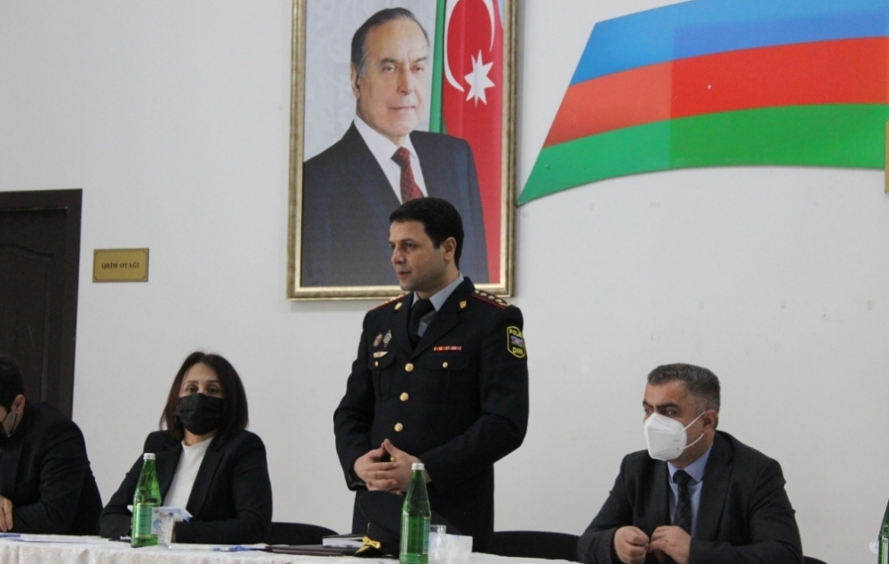 Astara polisi şagirdlərin iştirakı ilə maarifləndirici görüş keçirib