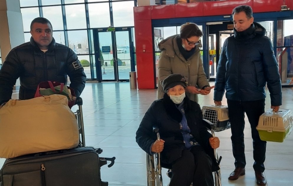 Ukraynadan təxliyə olunan Azərbaycanın Milli Qəhrəmanı Viktor Seryoginin ailəsi Moldovadan Bakıya yola salınıb