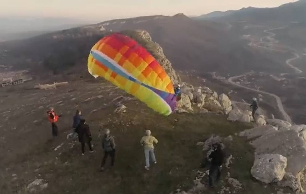 Şuşada son 30 ildə ilk dəfə yamac paraşütündən uçuş həyata keçirilib
