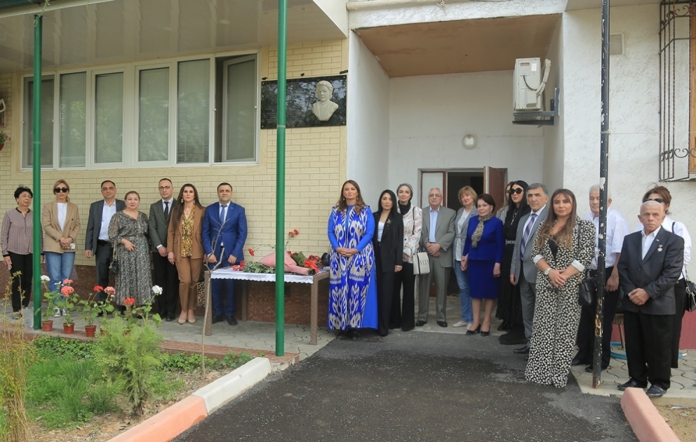 Daşkənddə Azərbaycanın Əməkdar artisti Kövkəb Əliyevanın yaşadığı binaya xatirə lövhəsi vurulub