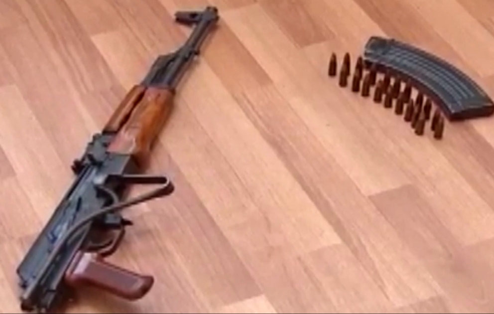 Polis paytaxt və bölgələrdə silahlı şəxslərə qarşı əməliyyatlar keçirib