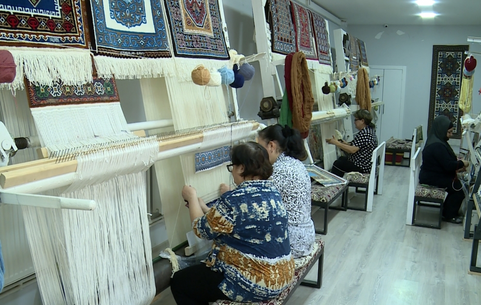 Qədim xalçalara yeni nəfəs - Balaxanı xalça sexi