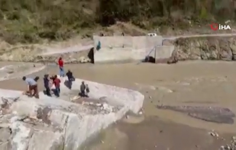 Seldən körpüləri dağılan kənd camaatından maraqlı həll yolu