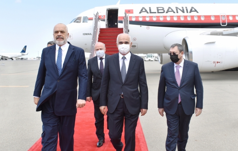 Premierminister Albaniens ist zu Staatsbesuch in Aserbaidschan eingetroffen