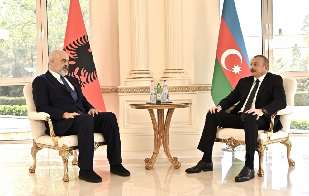 Aserbaidschans Präsident Ilham Aliyev und Albaniens Premierminister treffen sich zu Vier-Augen-Gespräch