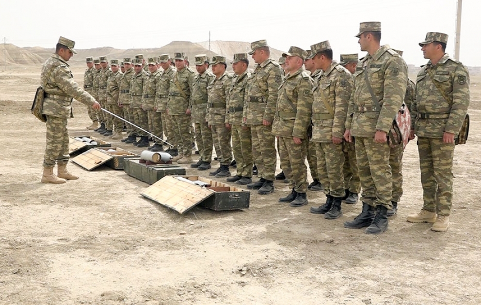 Naxçıvanda tabor, divizion komandirləri və müavinləri ilə komandir hazırlığı məşğələləri keçirilib