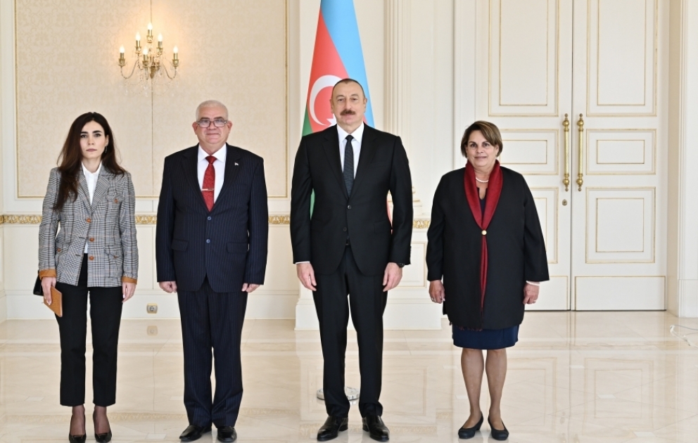 Le président Ilham Aliyev reçoit les lettres de créance du nouvel ambassadeur de Cuba en Azerbaïdjan