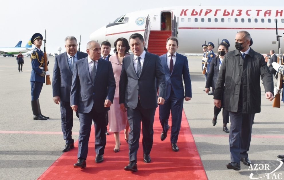 Qırğızıstan Prezidenti Sadır Japarov Azərbaycana rəsmi səfərə gəlib