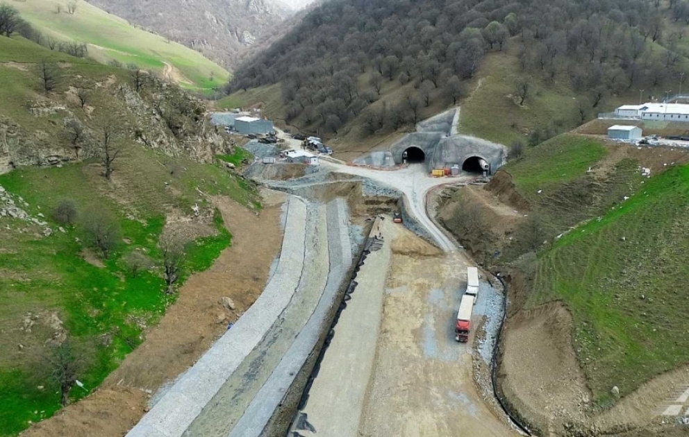 Toğanalı-Kəlbəcər-İstisu yolunun və Murovdağ tunelinin inşası davam etdirilir