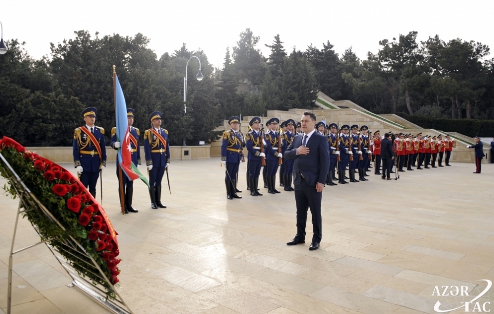 Şəhidlərin xatirəsinə ehtiram