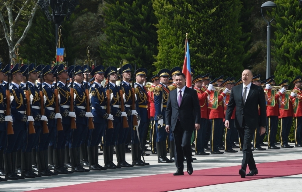 Bakou : cérémonie d’accueil officiel du président kirghiz Sadyr Japarov