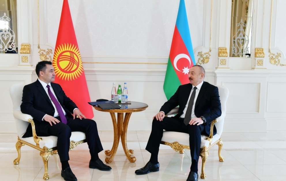 Les présidents azerbaïdjanais et kirghiz tiennent une rencontre élargie aux deux délégations