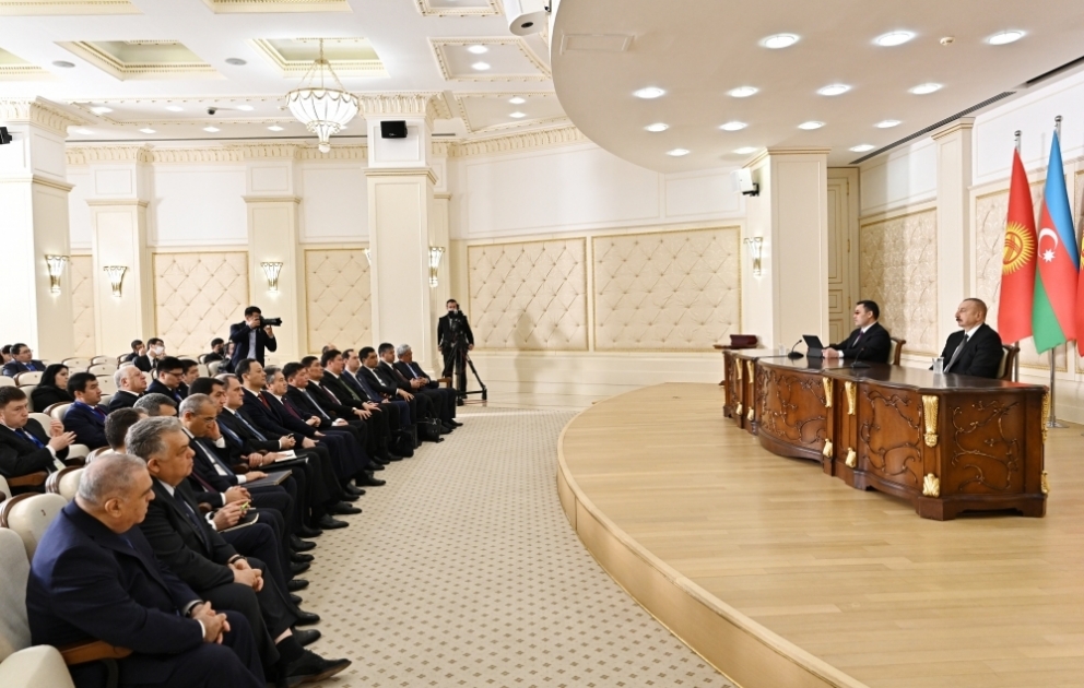 Президенты Азербайджана и Кыргызстана выступили с заявлениями для печати