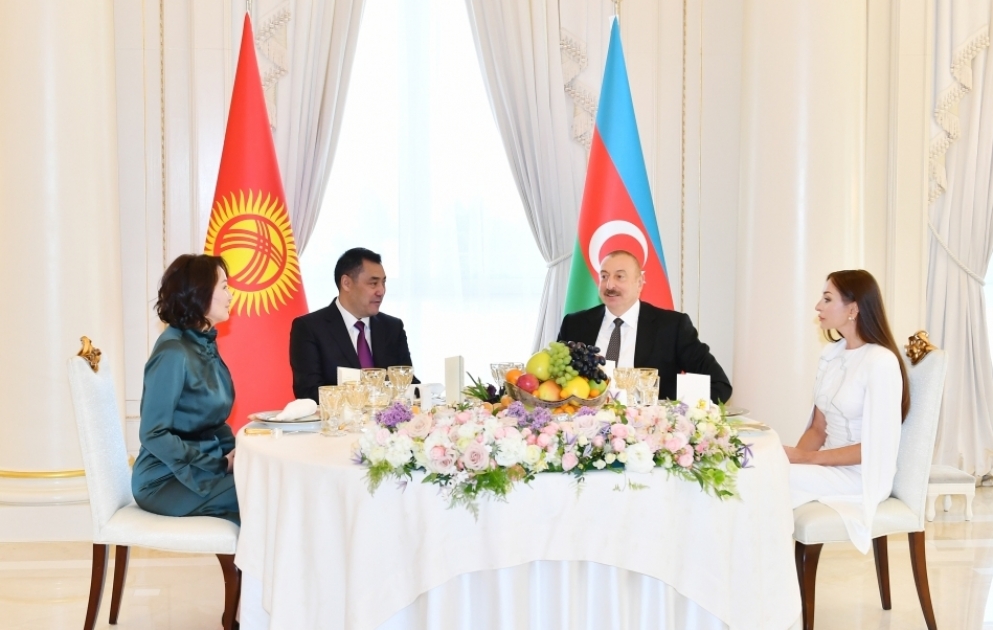 Official dinner was hosted on behalf of President Ilham Aliyev and his wife Mehriban Aliyeva in honor of President Sadyr Japarov and his wife Aigul Japarova
