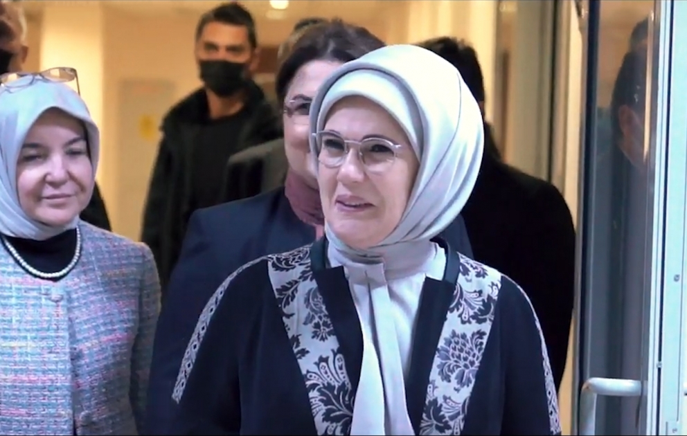 Əminə Ərdoğandan qocalar evinin sakinlərini sevindirib