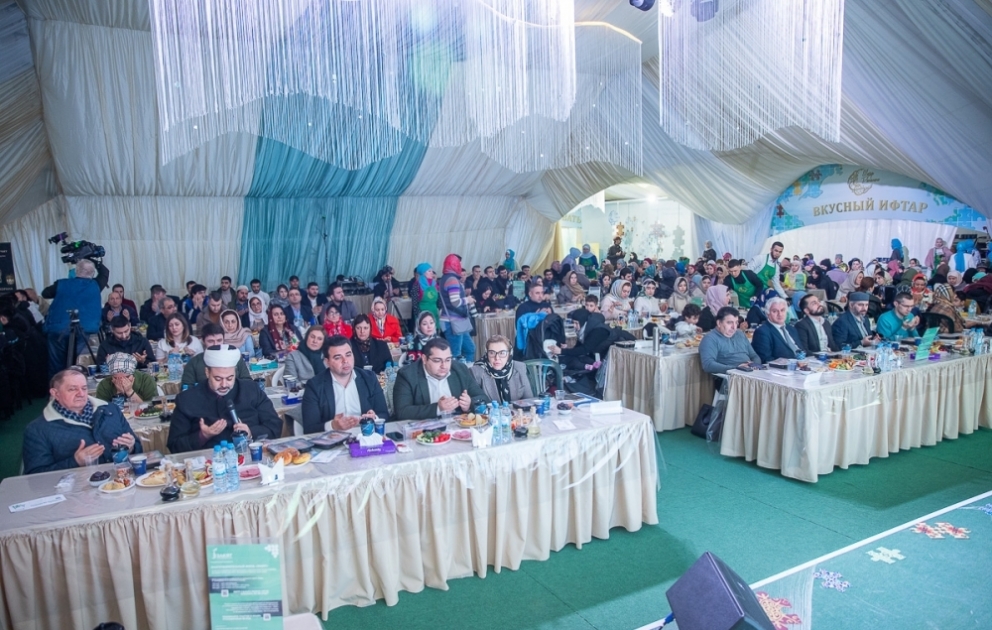 Heydər Əliyev Fondunun vitse-prezidenti Leyla Əliyevanın təşəbbüsü ilə Moskvada iftar süfrəsi təşkil edilib