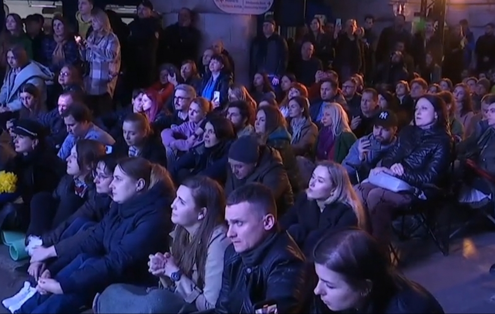 “Okean Elzı” rok qrupu Kiyev metrosunda xeyriyyə konserti keçirib
