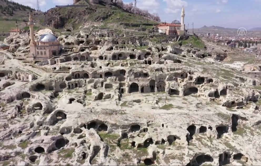 Tunellərdən ibarət turizm məkanı