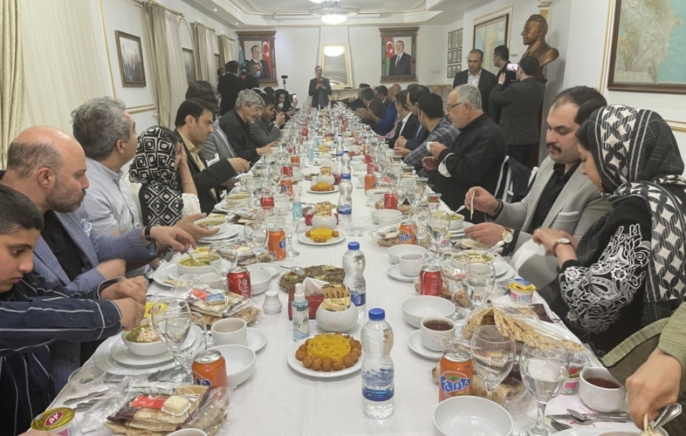 Azərbaycanın İrandakı səfirliyində mətbuat nümayəndələri üçün iftar süfrəsi təşkil olunub
