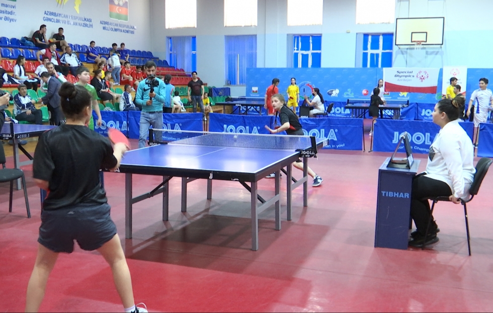 Əqli və sağlamlıq imkanları məhdud şəxslər arasında stolüstü tennis yarışları start götürüb