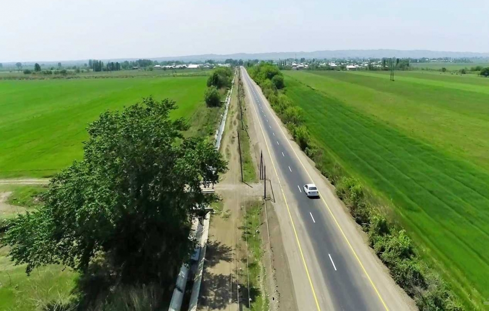 В Евлахе реконструирована сельская дорога