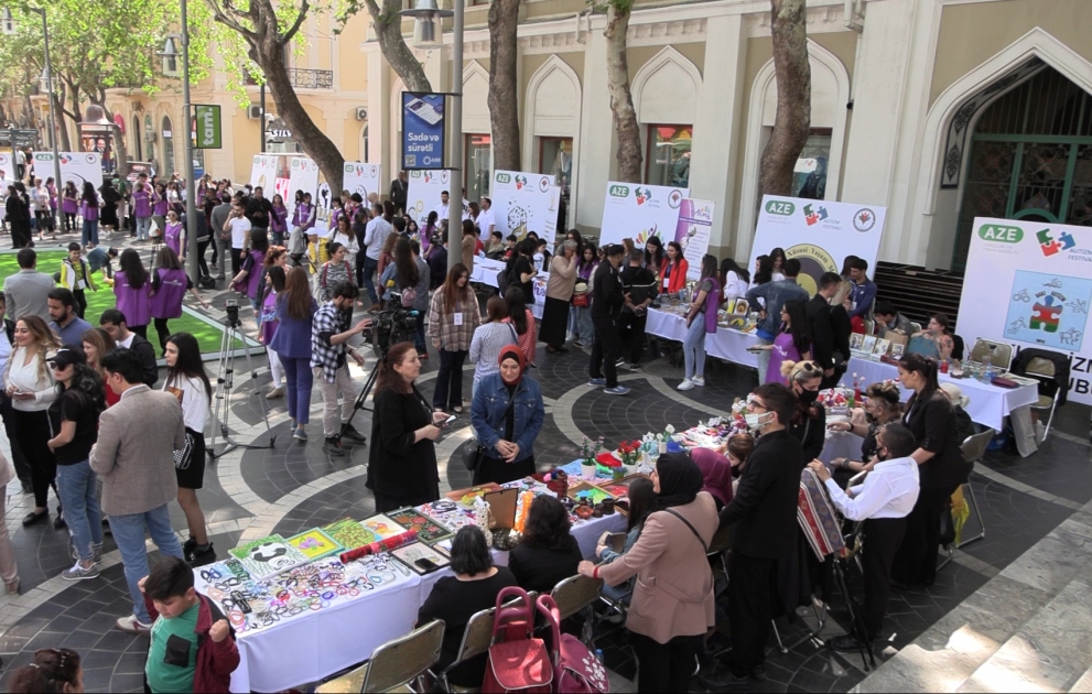 Fəvvarələr meydanında II Autizm Festivalı təşkil olunub