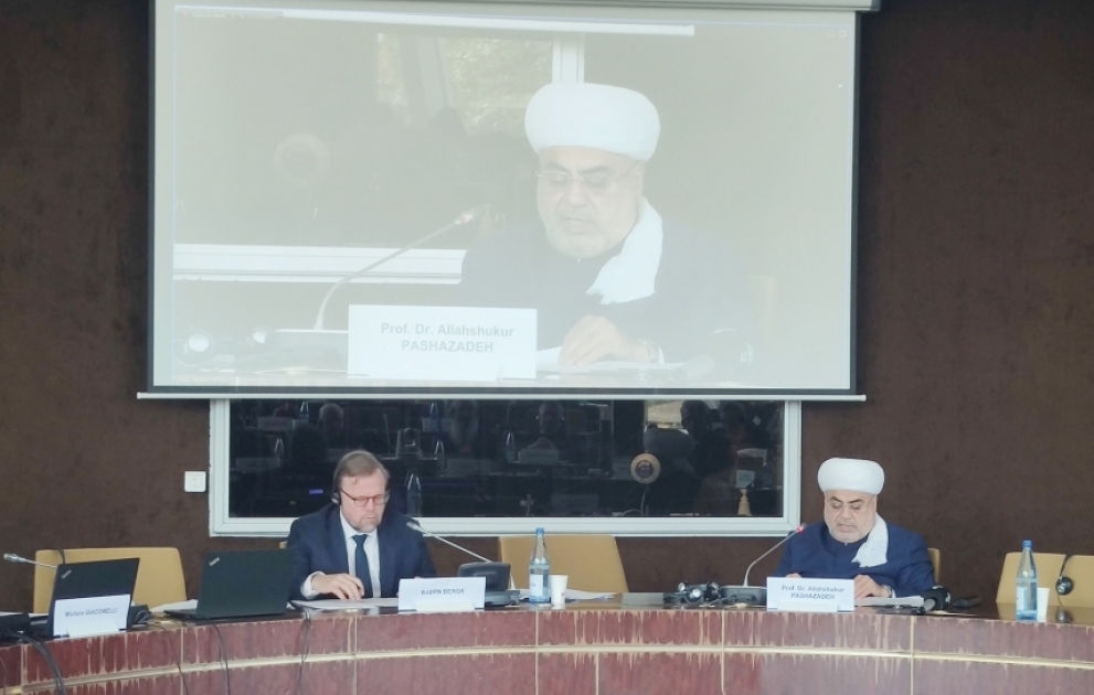 Allahşükür Paşazadə: Təhlükə dindən deyil, dinin siyasiləşdirilməsi, din adından siyasi məqsədlər üçün sui-istifadə olunmasından gəlir