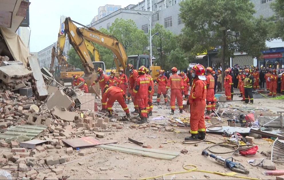 Çində binanın çökməsi nəticəsində ölənlərin sayı 53-ə çatıb