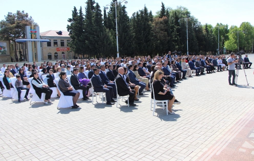 Yevlaxda Ulu Öndərin anadan olmasının 99-cu ildönümü münasibətilə konsert təşkil edilib