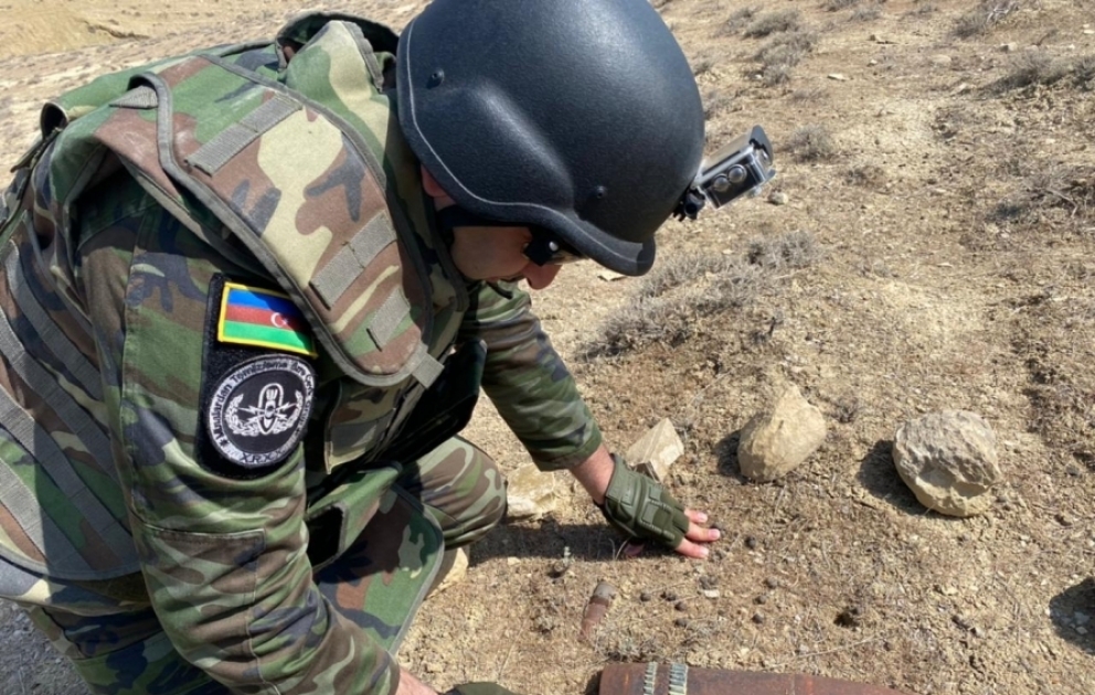 FHN: Abşeron rayonunun Qobustan kəndində top mərmisi və onun döyüş başlığı aşkarlanıb