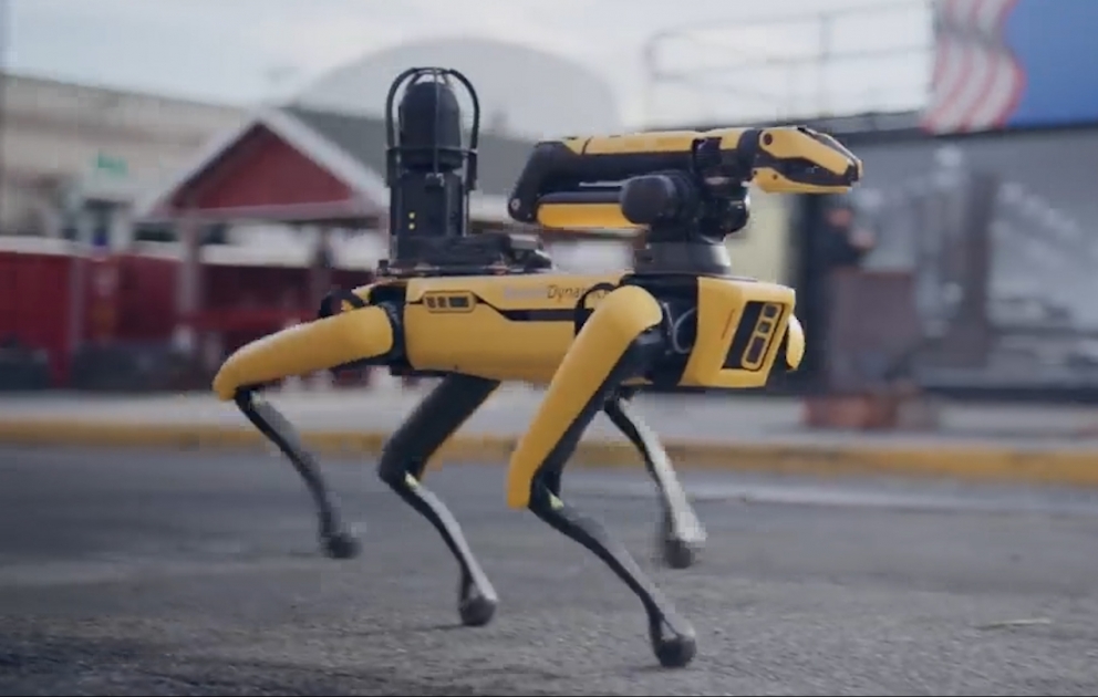 4 ayaqlı robot