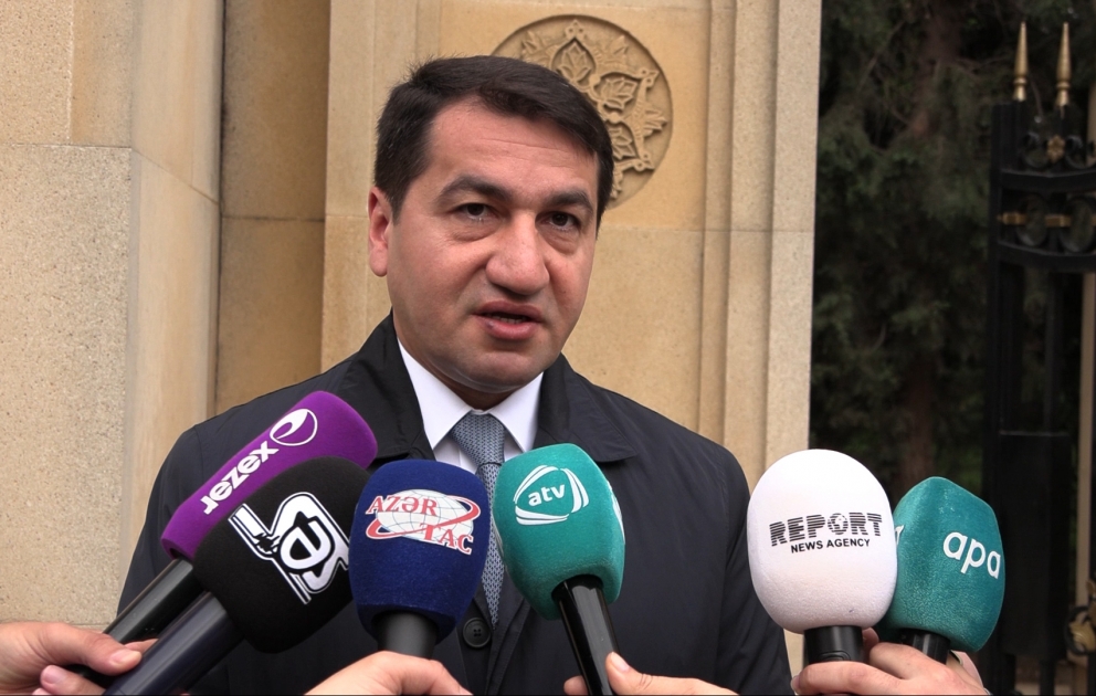 Hikmət Hacıyev: Ulu Öndərin irsi Azərbaycan xalqının qəlbində yaşayır və daim yaşayacaq