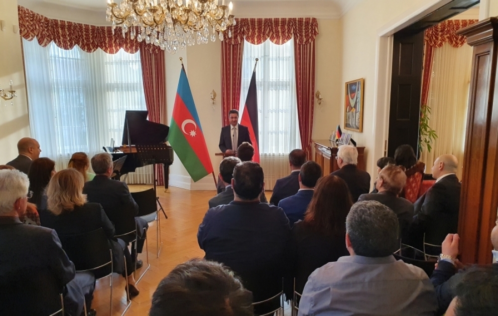 Ümummilli lider Heydər Əliyevin xatirəsi Berlin şəhərində də anılıb