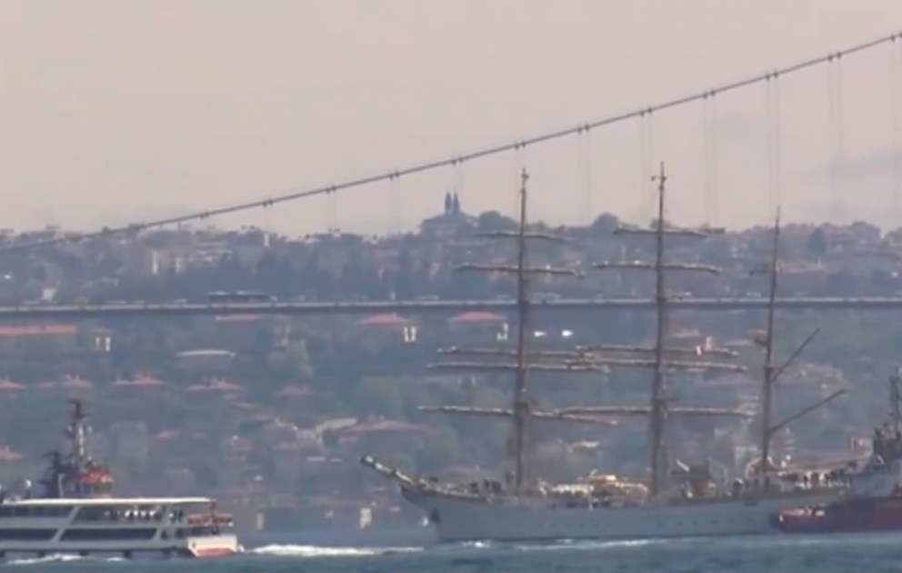 Rumıniya donanmasının tarixi təlim gəmisi İstanbul boğazında