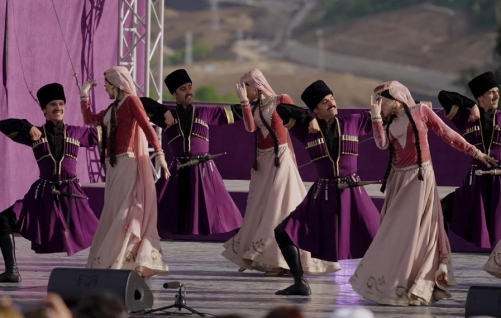 L’Euronews diffuse une vidéo sur le Festival folklorique international « Kharybulbul »